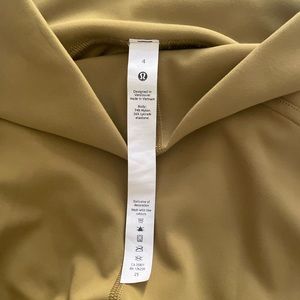 Green 25” Lululemon leggings